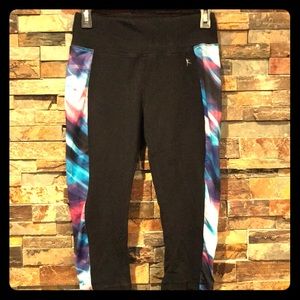 Danskin Now woman’s yoga capris- EUC!!